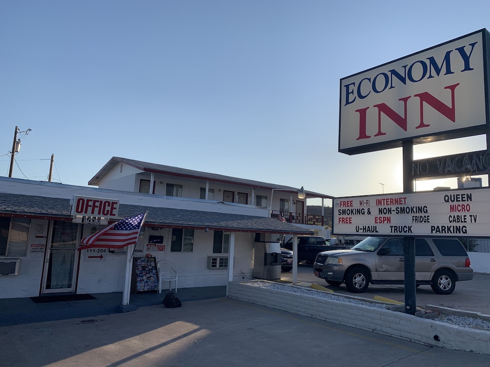 Kingman Vacations - Economy Inn - Property Image 10