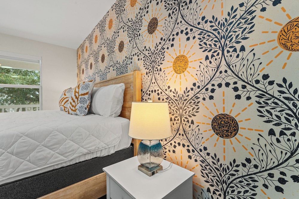Treehouse Lounge - RR Beach Club
