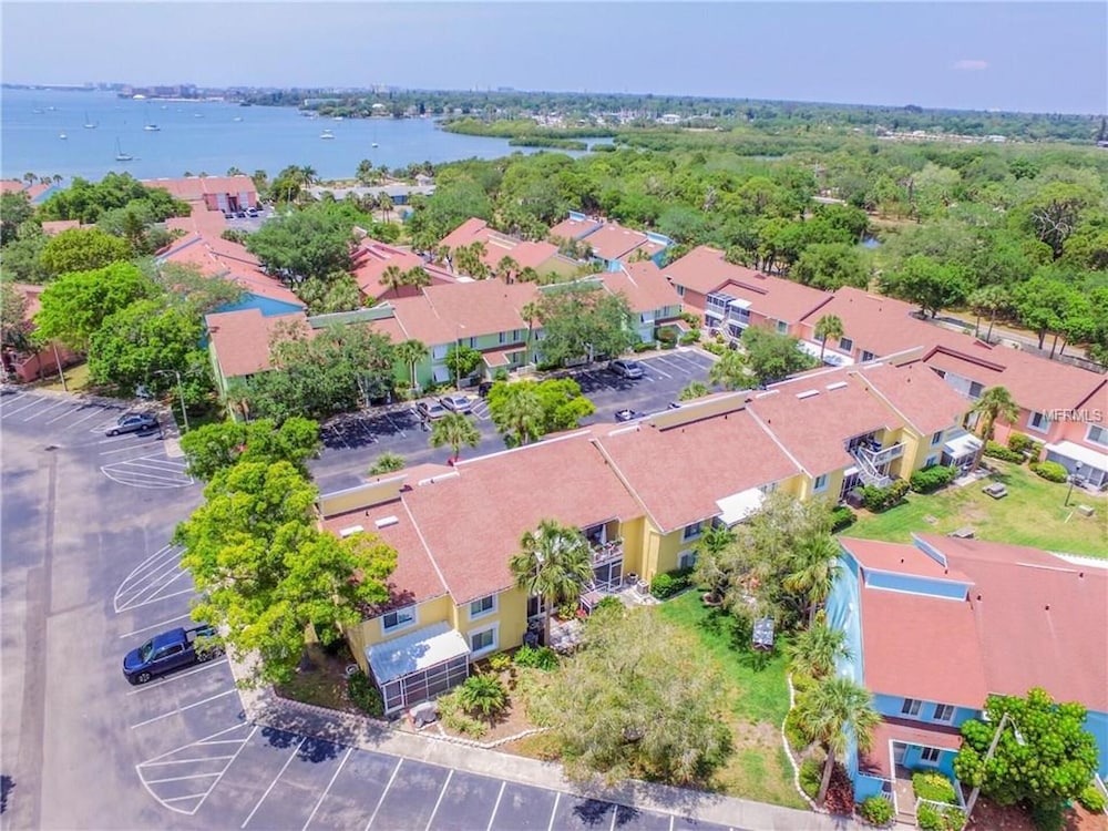 Bermuda Bay by Affordable Beach Condos