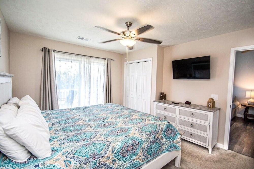 Waterway Village 17h 2 Bedroom Condo