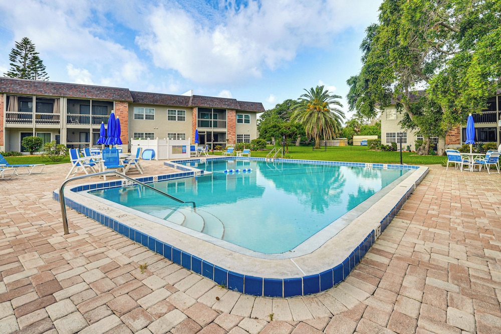 < 1/2 Mi to Coast: New Smyrna Beach Getaway
