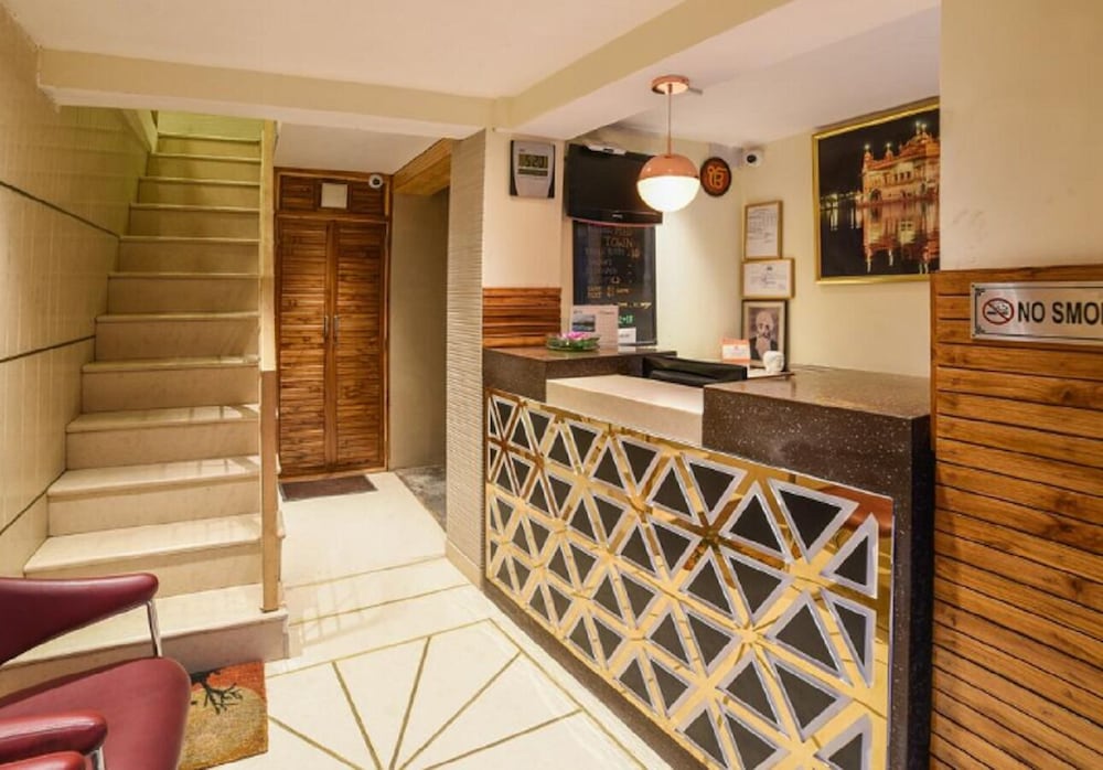 Lobby & Reception