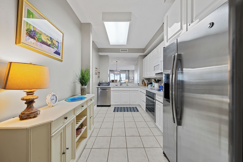 Beach Colony W7C - Covered Parking Included