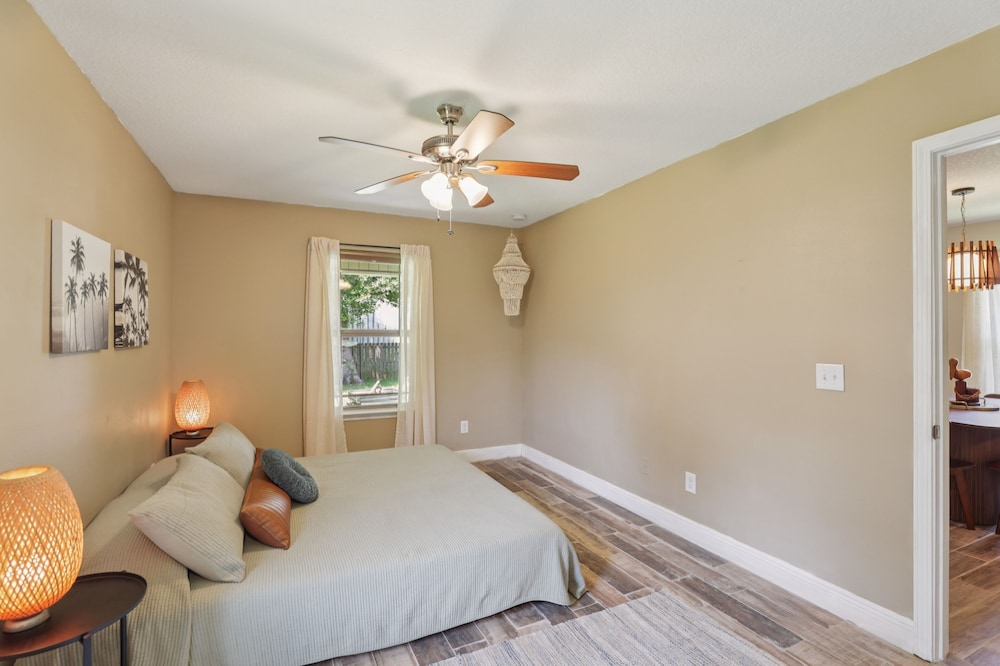 Relaxing Pace Bay House 3 Bedroom Home