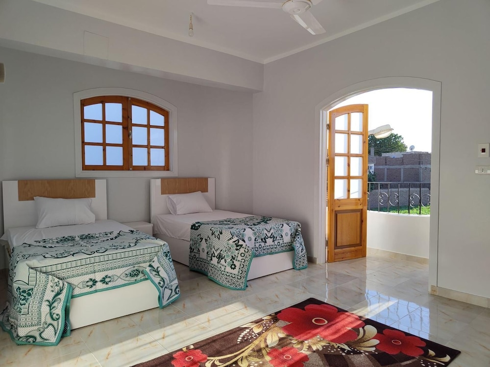 Lemon Tree Guest House and Swimming Pool view 2