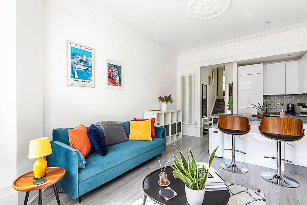 Stylish Hideaway Flat at Milton Park Highgate