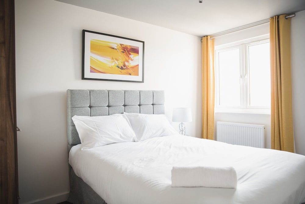 Room in Guest Room - Spacious Size Room in Leicester view 2