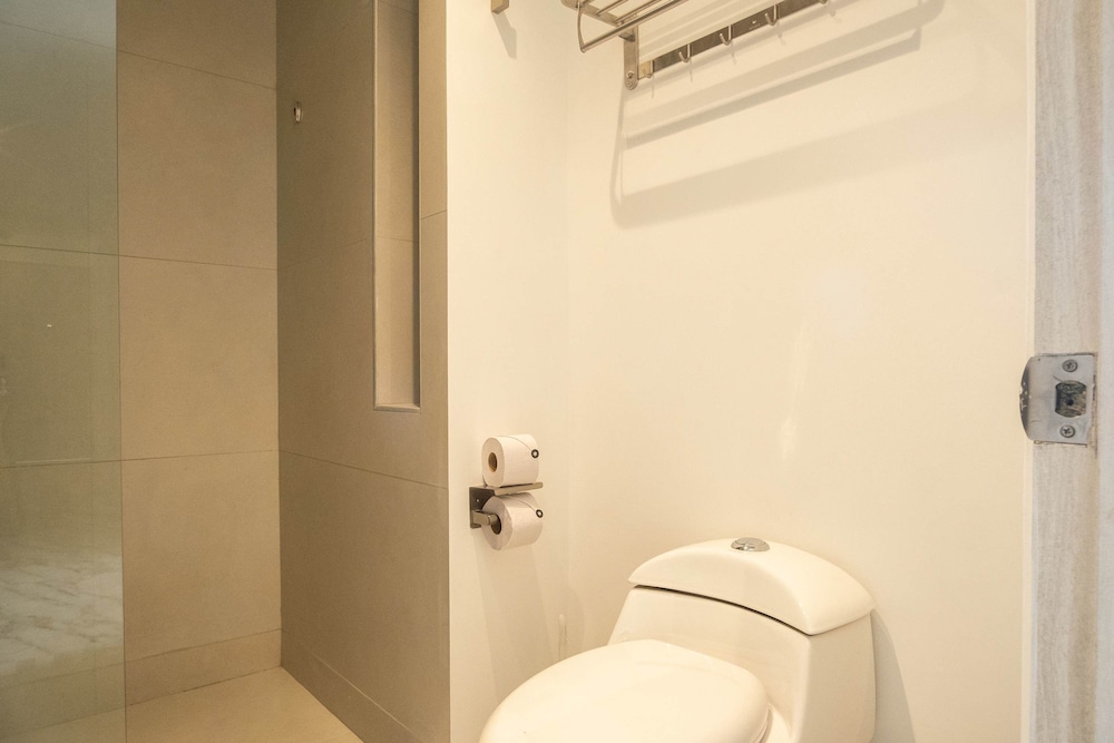 w Radiant 1BR w AC Near Ciudad Amurallada