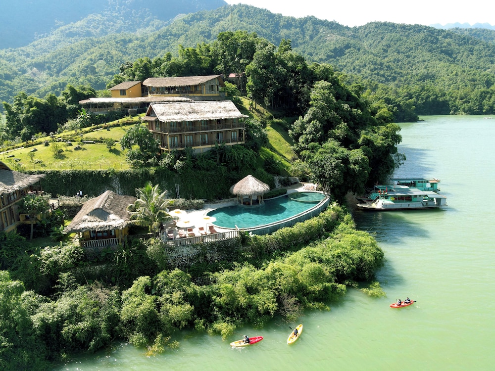 Mai Chau Hideaway Lake Resort 21