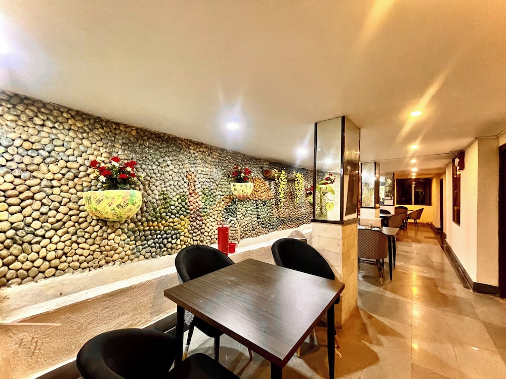 Hotel Roshie Mall Road Mussoorie