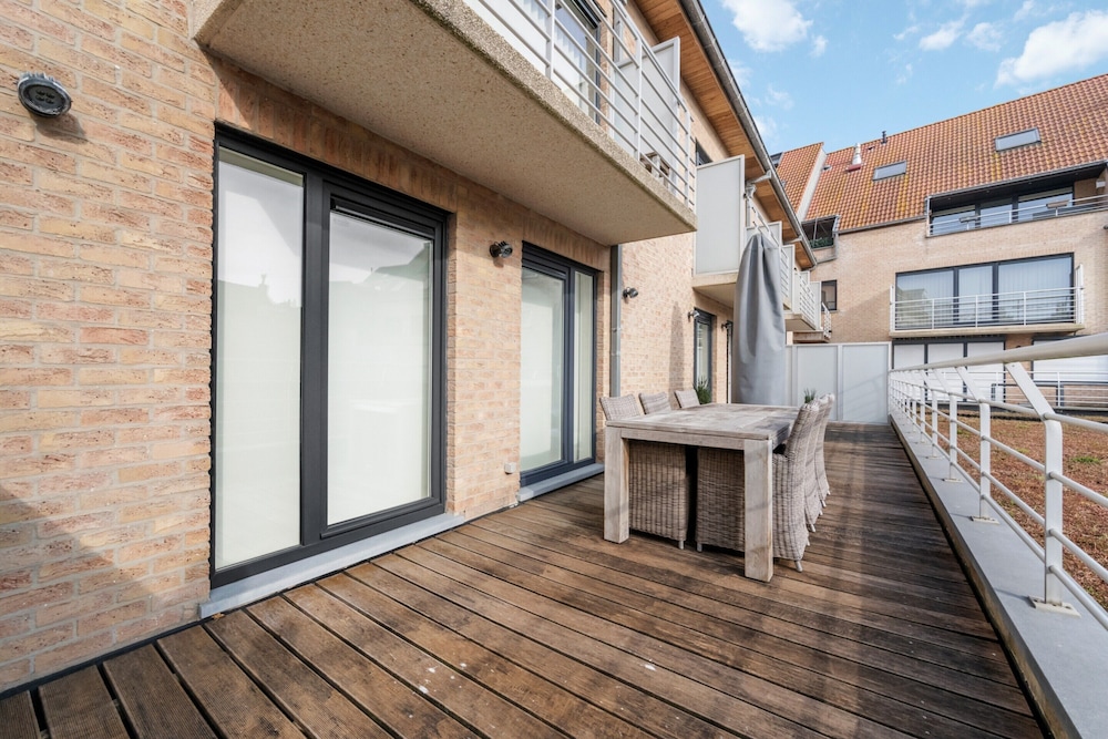 Luxury 4-bedroom Apartment With Large Terrace