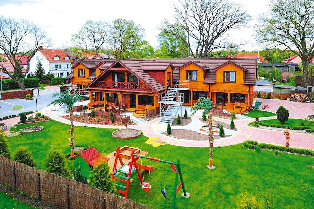 Comfortable Holiday Home Close to the Beach