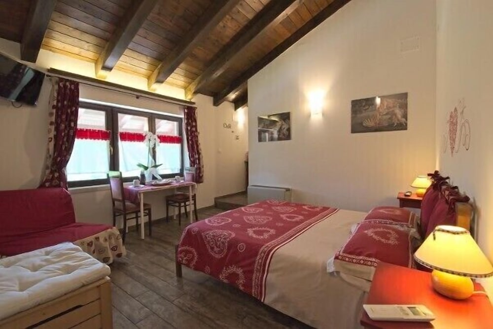 Photo 11