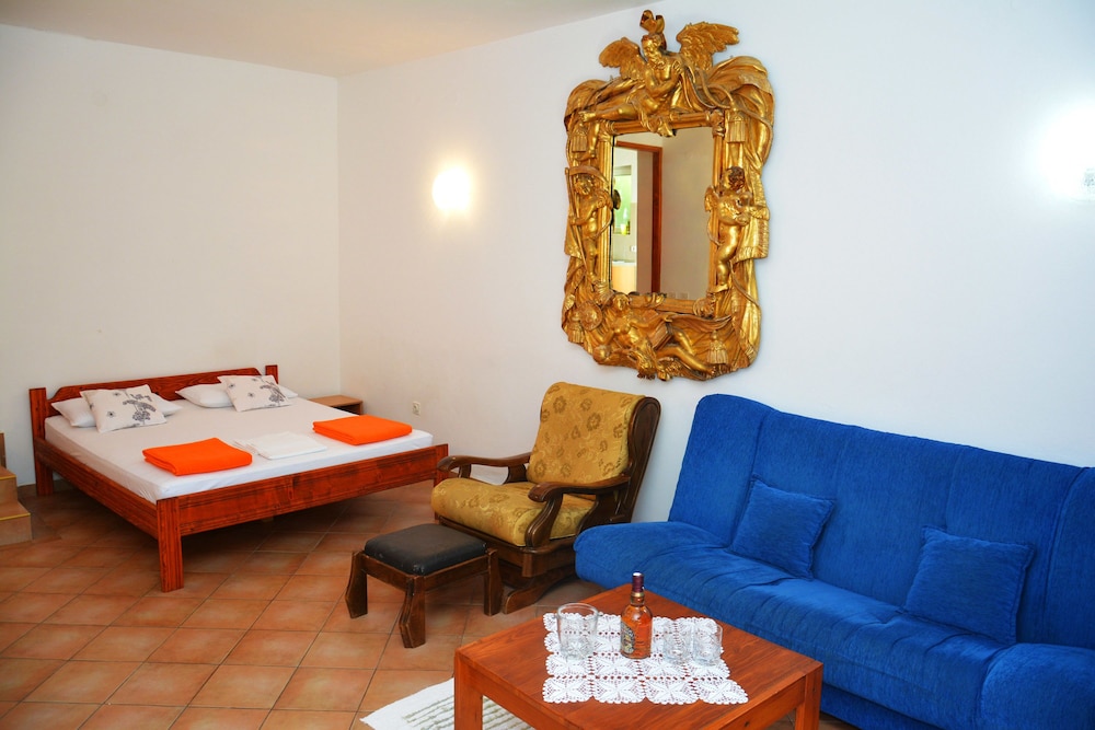 Apartments Cirkovic