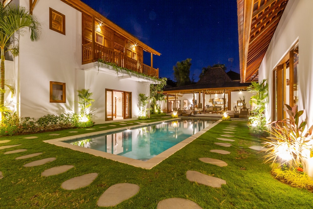 Villa Namu by Alfred in Bali - Family 5 BD Dream in Seminyak Oberoi Beach