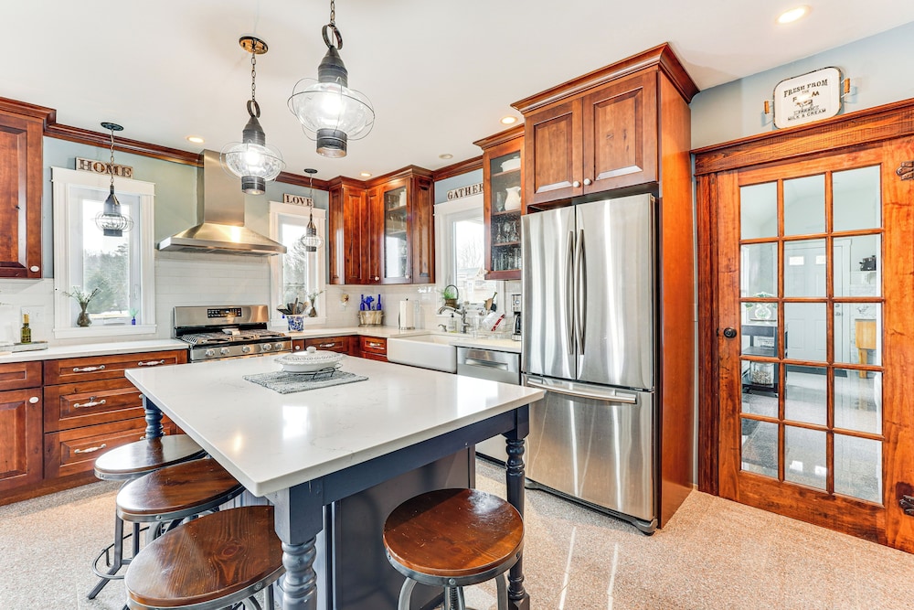 Hike, Fish, Ski & More: Spacious Gem in Catskills!