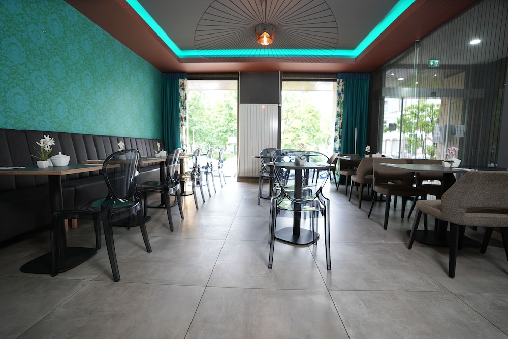 Frankfurt Vacations - Hotel Attache - Property Image 10