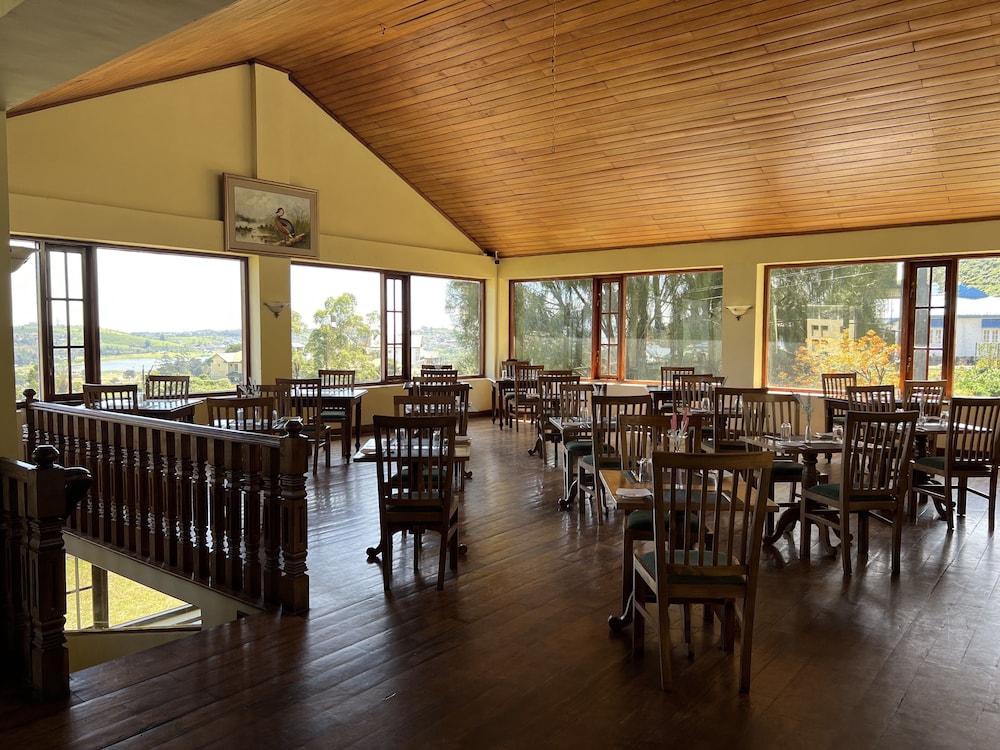Tea Bush Hotel - Nuwara Eliya