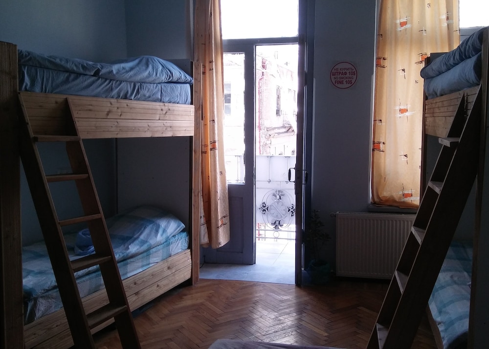 Vareron Hostel