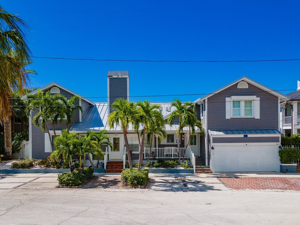 Sunset Breeze - Beachfront Pool Home - Monthly Rental 5 Bedroom Home by RedAwning view 2