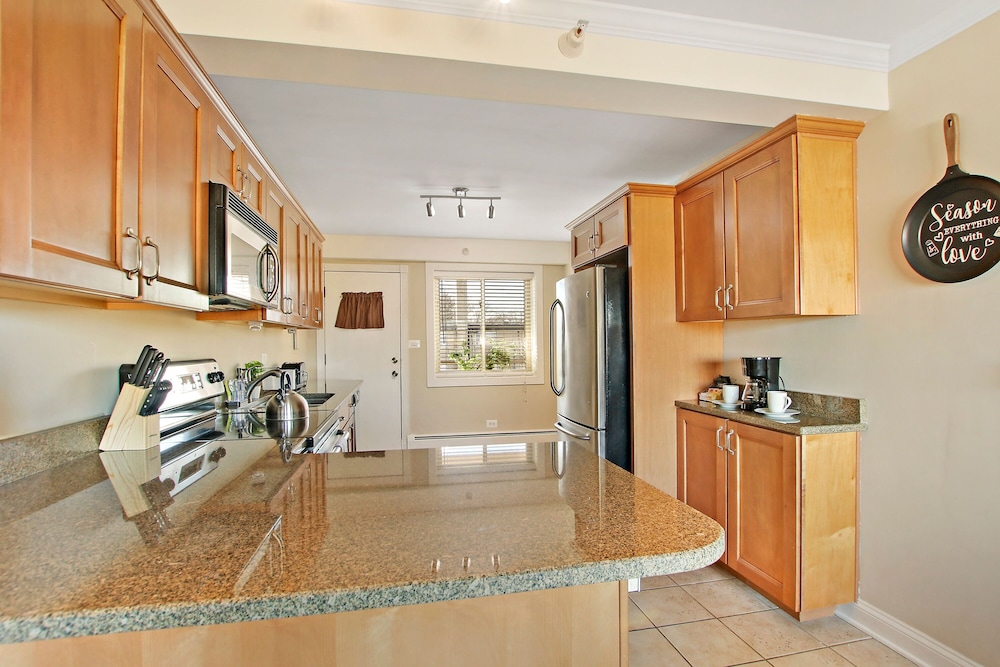 Sunny 1BR Apt in Suburb - Salem 3C rep