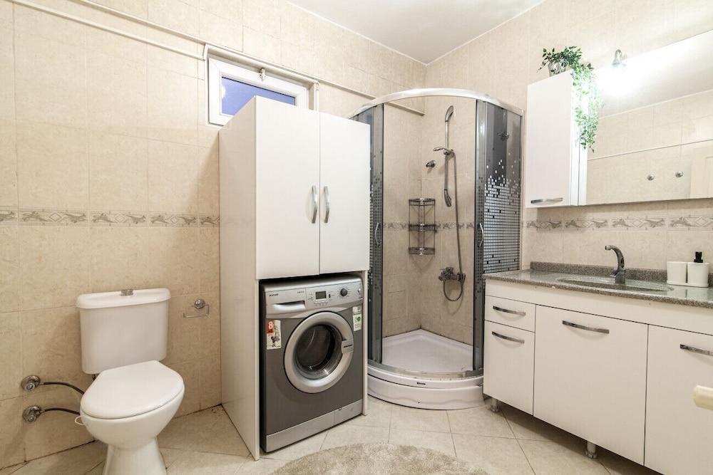 Central and Convenient Flat in Sisli