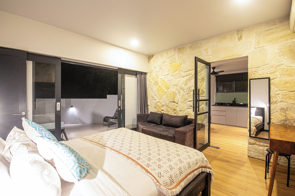 Stunning 6BR Villa 5 Mins to Bingin
