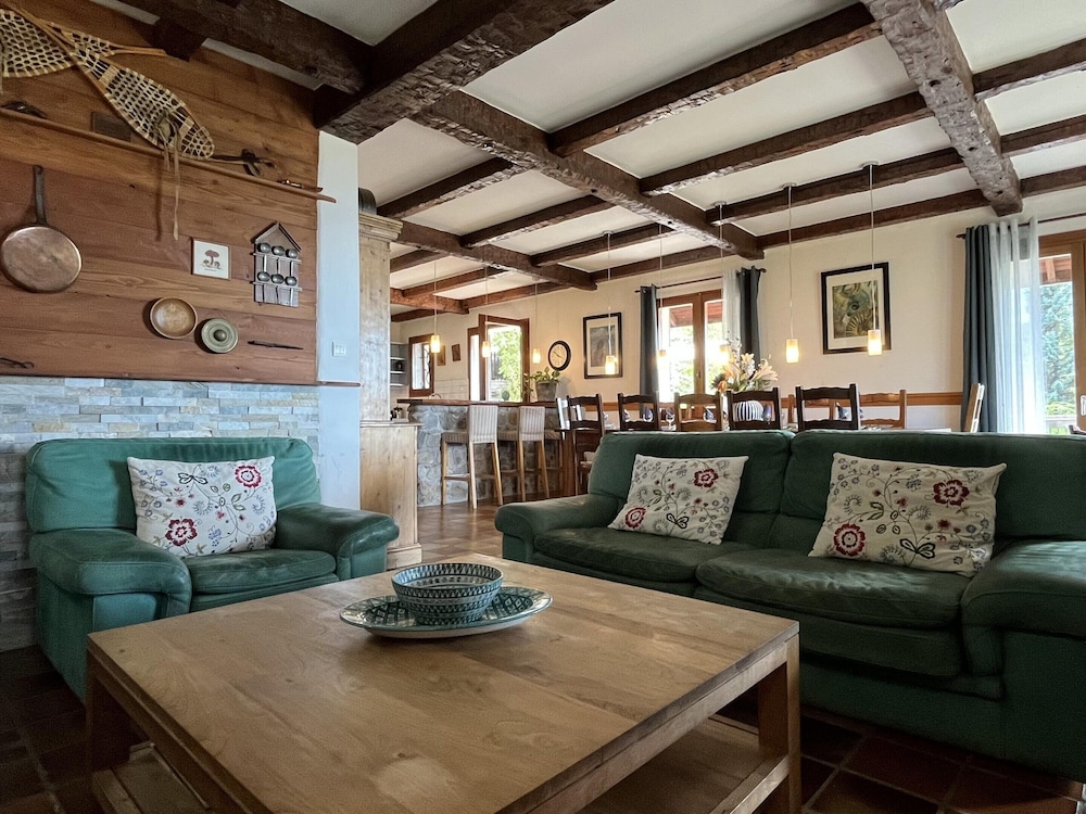 Holiday Home With Sauna, Saint-sauveur