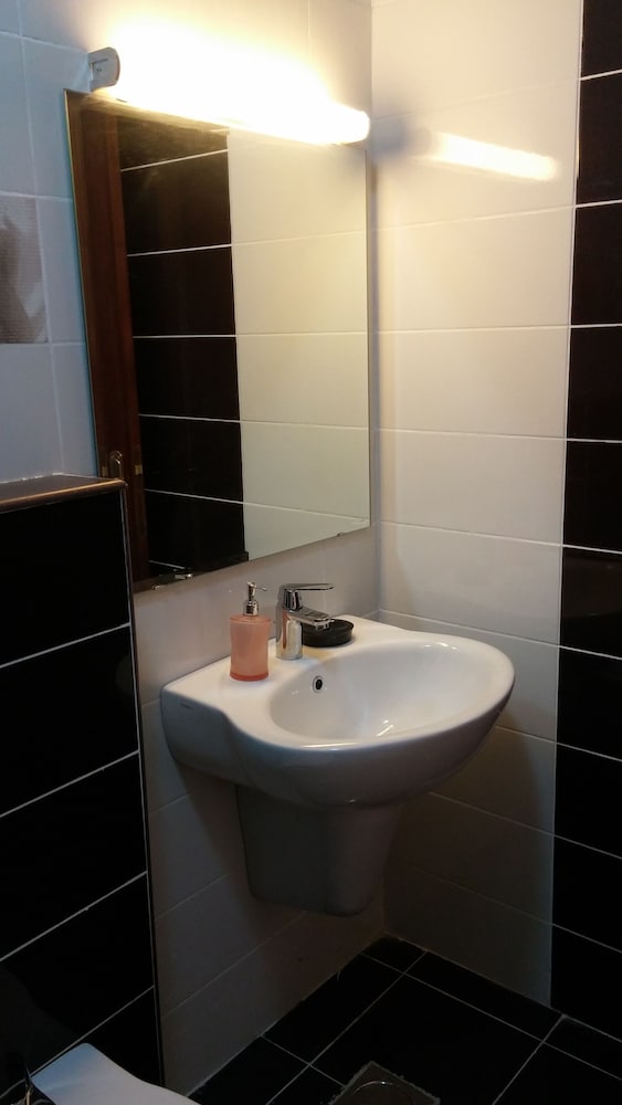 Cozy Dair Ghbar Apartments