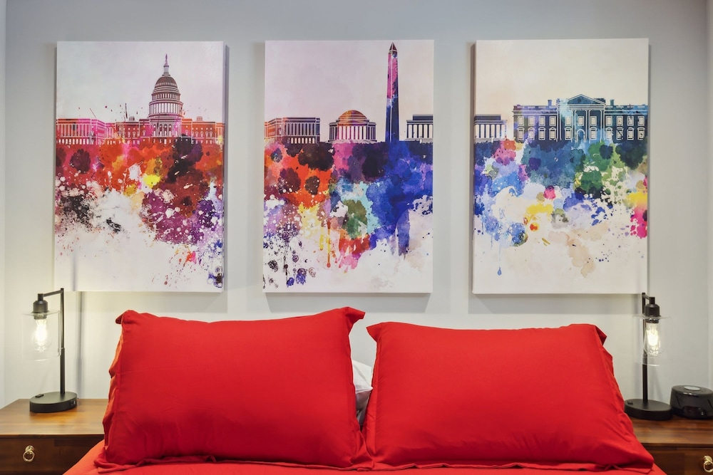 Charming 2BR Townhouse Condo in Heart of DC