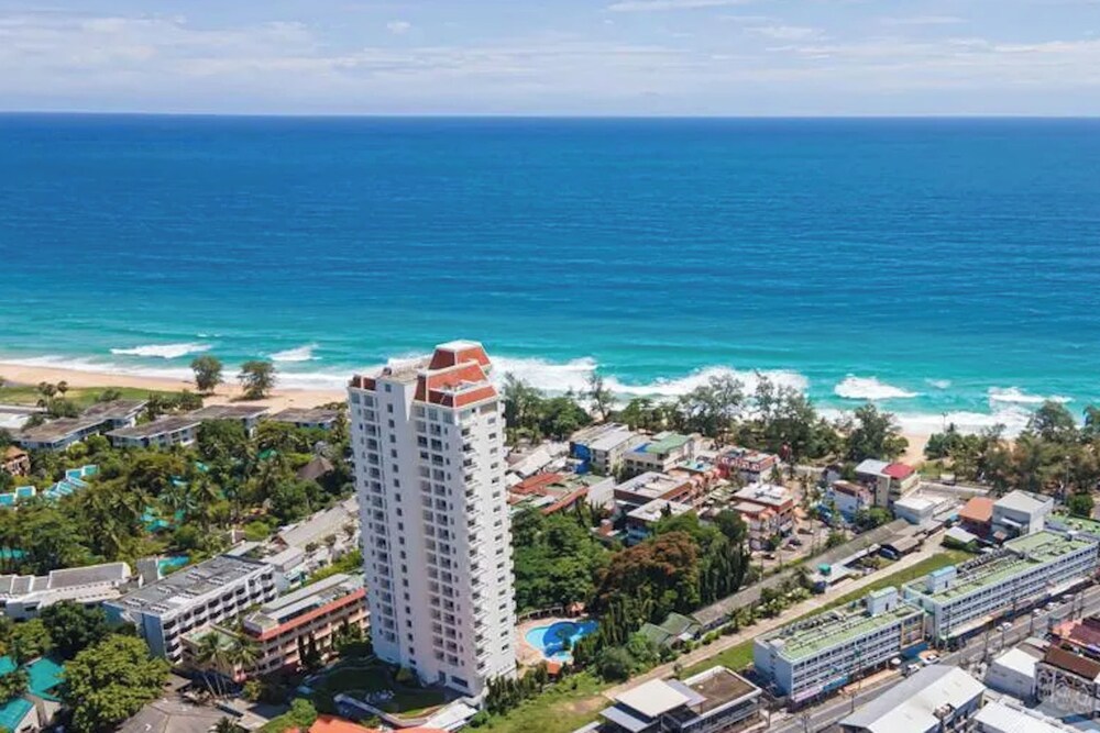 Sea View Chic Design 2BR Karon Condo 16C view 2