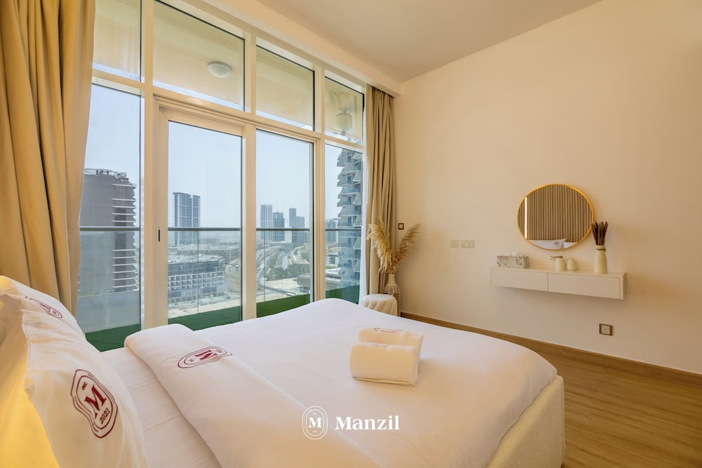 Manzil -1BR w Pool nr Dubai Sports City