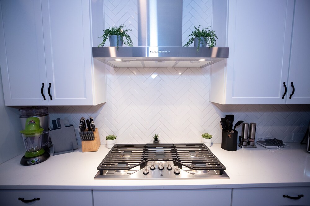 Brand New Modern Pet Friendly Zen Home W/ Private Home Theater & Hot Tub! 2 Bedroom Home by RedAwning