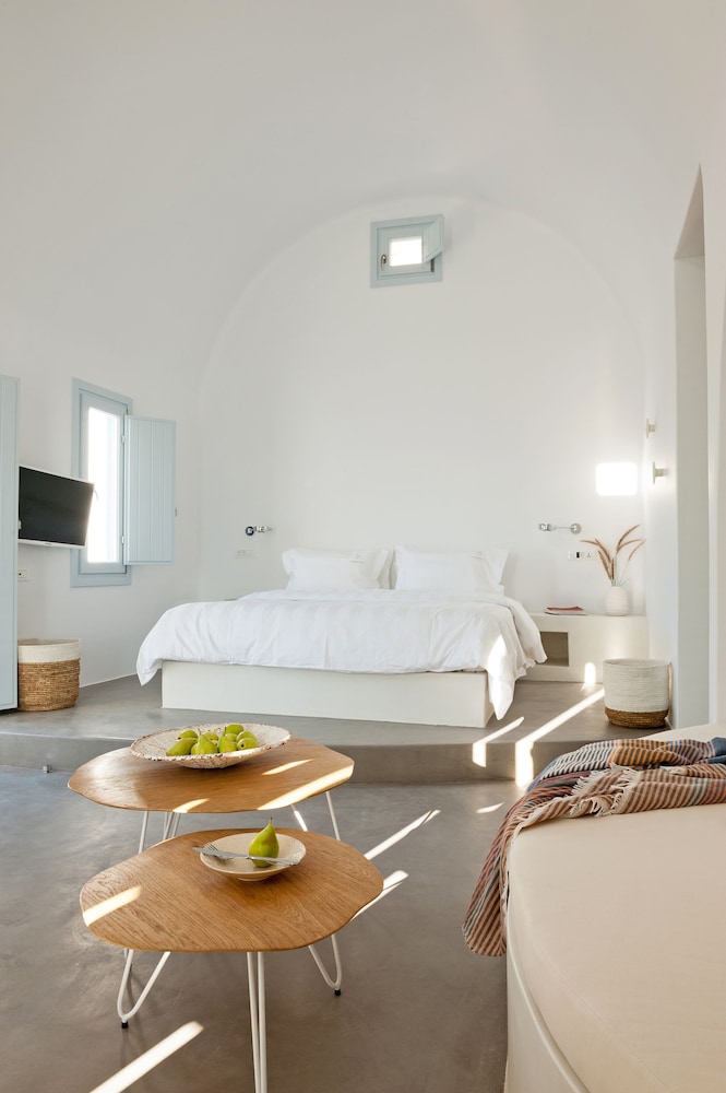 Santorini Heights