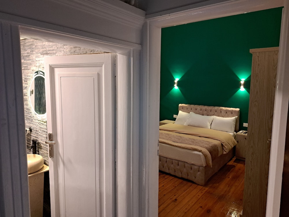 Downtown Family Suites