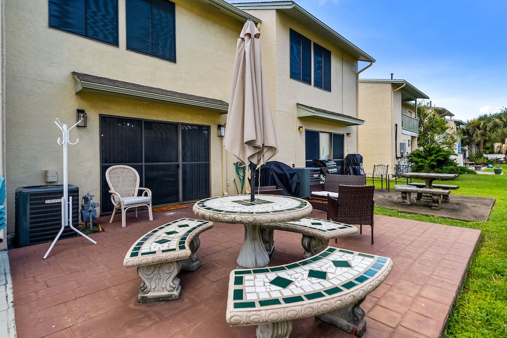 Gulf Highlands by Book That Condo