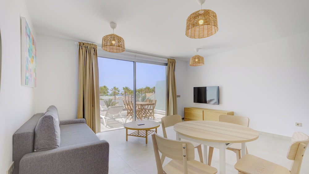 Calm Beach Apartments