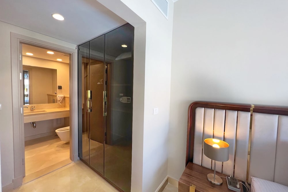 Xuru Stays I Homestyle 3BR Penthouse Pool & Beach View