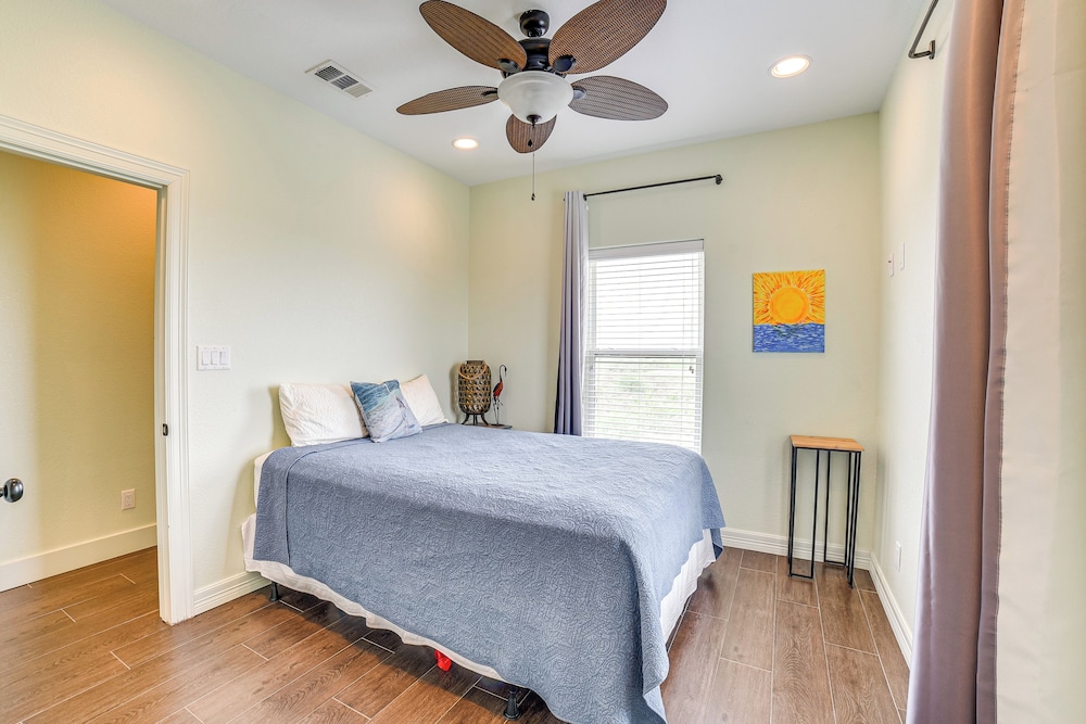 Canal-front Coastal Getaway in Gilchrist w/ Deck