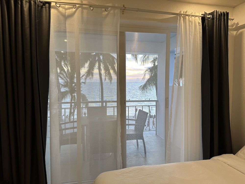 Calypso Beach & Dive Resort