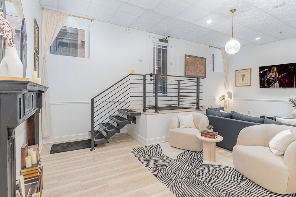 Maison Modiste - Walk to Broadway & Printers Alley