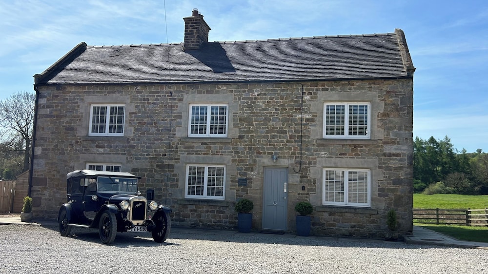 4 Bed Farmhouse Alton Tower Xmas Market Chatsworth