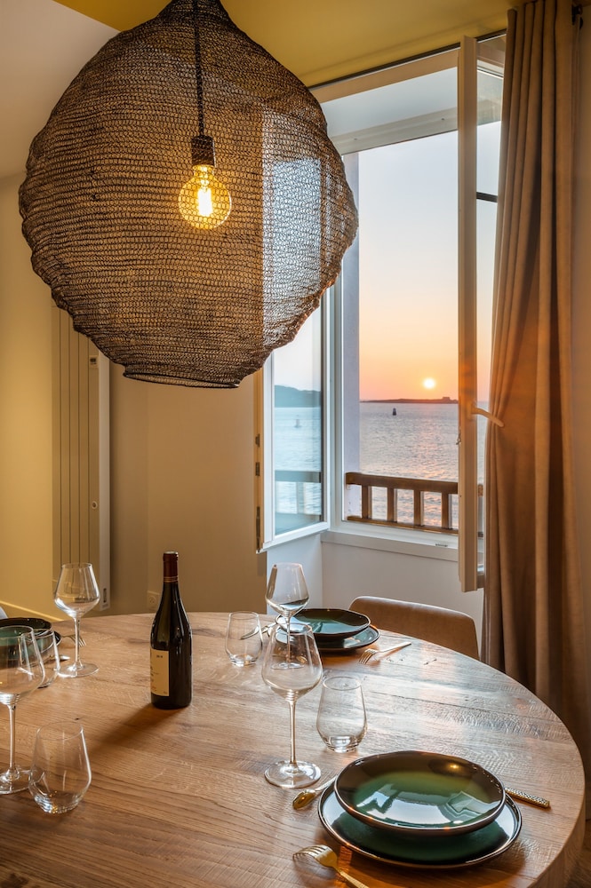 Luxury Apartment With Magnificent sea View