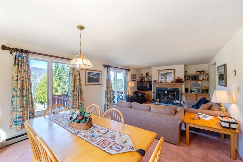 11D - Spacious & Family-Friendly Getaway 3 Bedroom Townhouse by The Summit at Gore Mountain