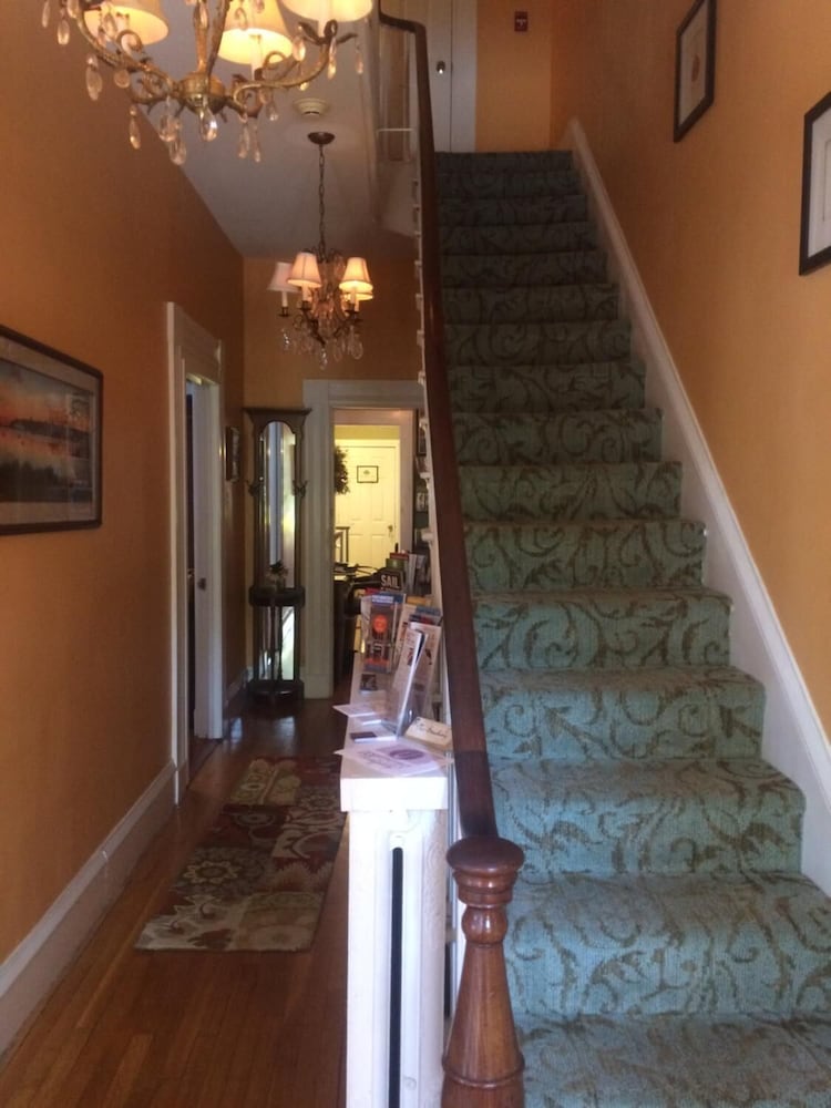 Portland Vacations - Inn at Park Spring - Property Image 6