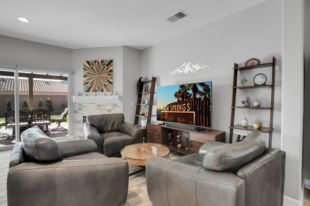 Near Downtown: Palm Springs Home w/ Mountain Views