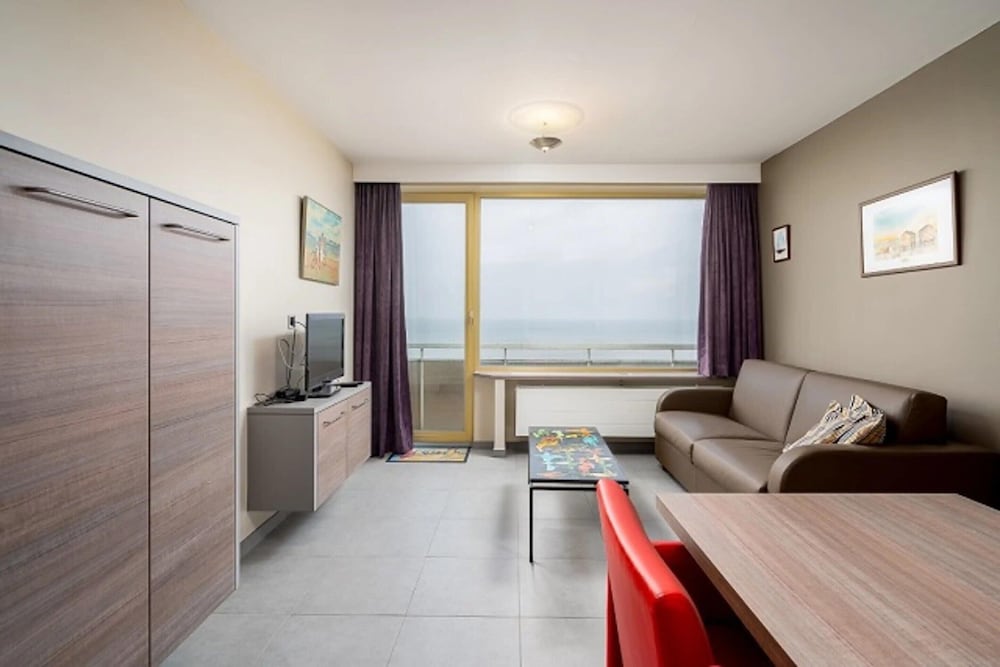 Modern Apartment in Coastal Location