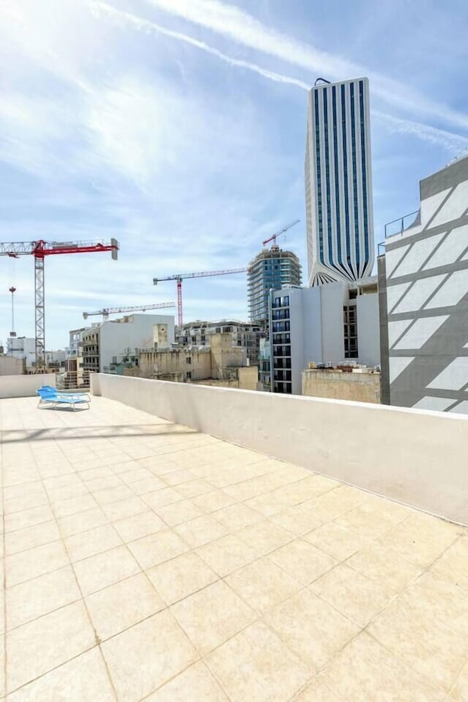 The Joker s Penthouse at Roulette in St Julian s photo 4