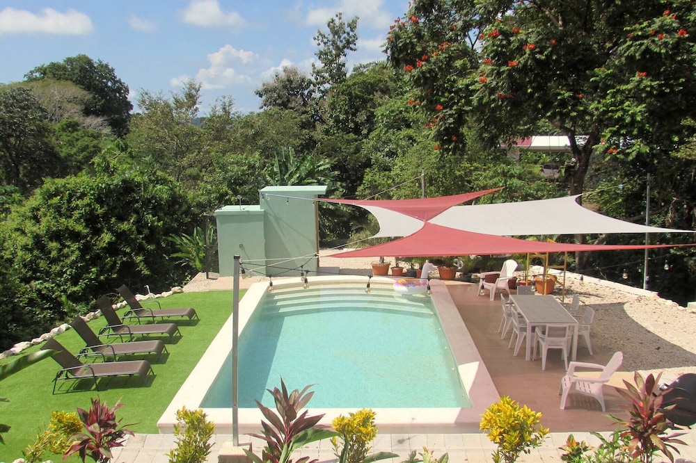 Private Saltwater Pool, Mountain Views, 3min Beach