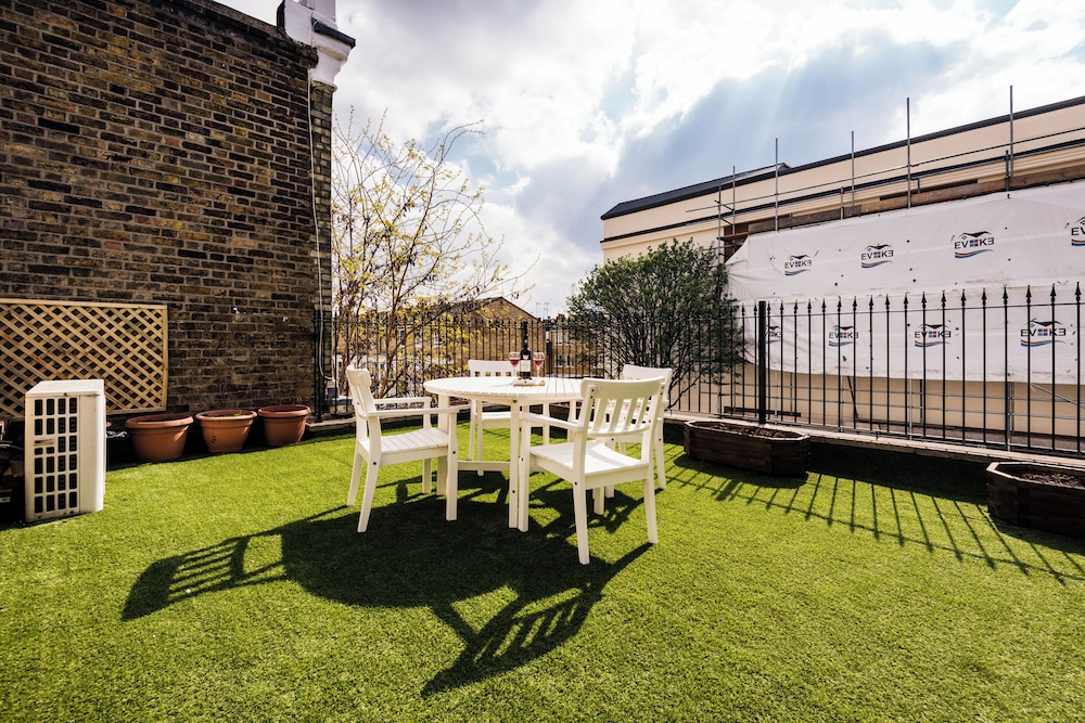 The Armadale Road Residence 1